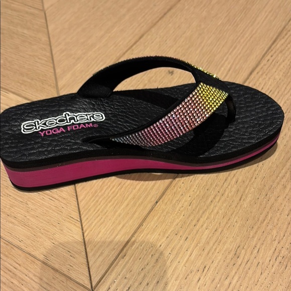 Skechers kids light up Rainbow Rhinestone Flip Flops size 1 - Picture 7 of 7
